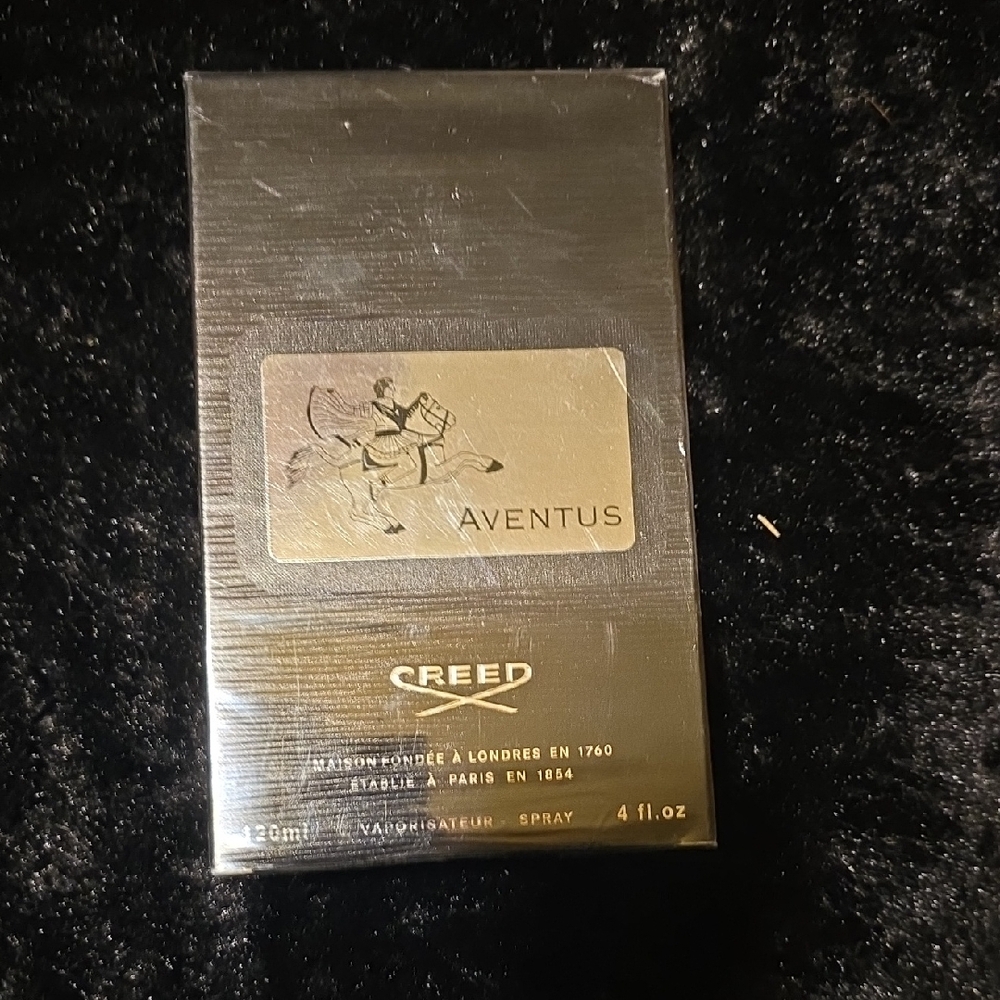 Creed Aventus Eau de Parfum 120ml - Silver and Gold Packaging